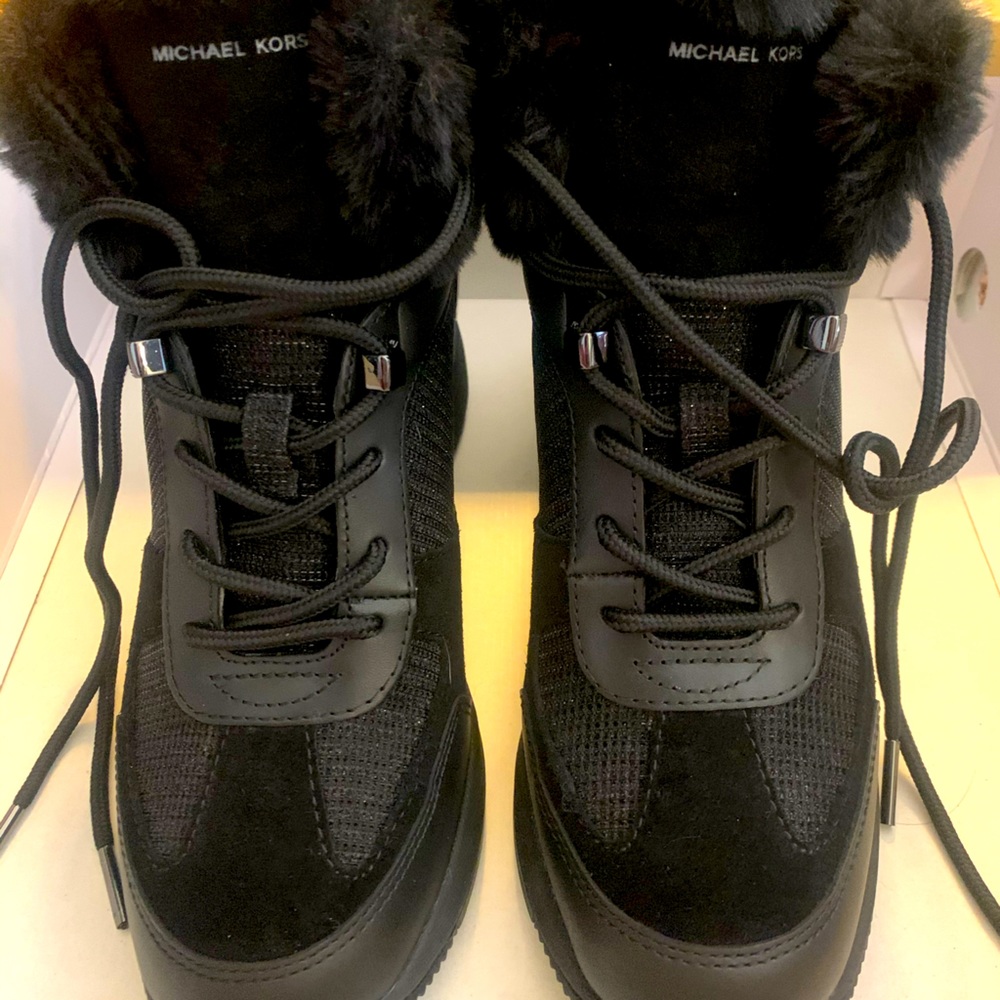 Michael Kors sneaker wedge/snow bootie